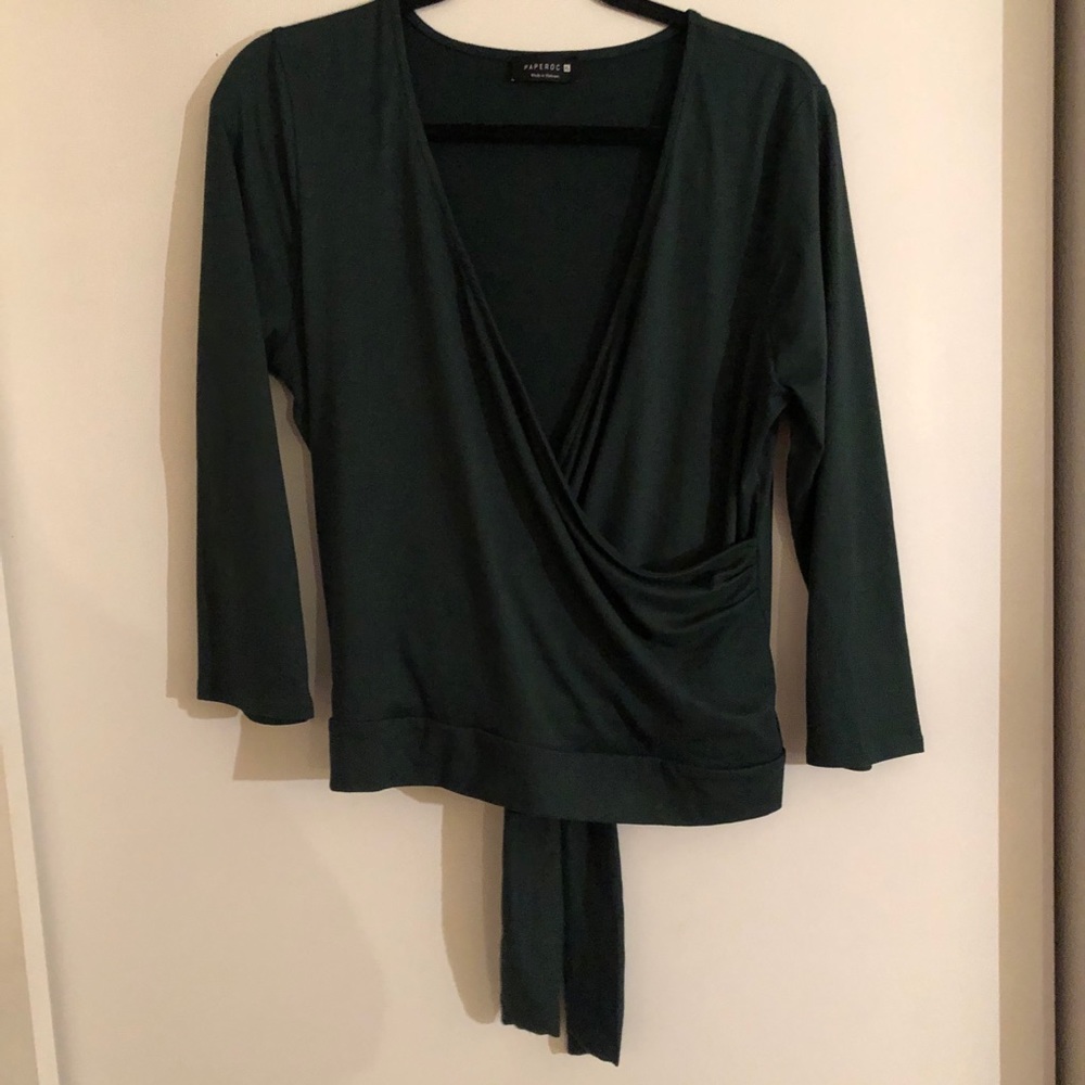 green wrap top - Picture 2 of 4